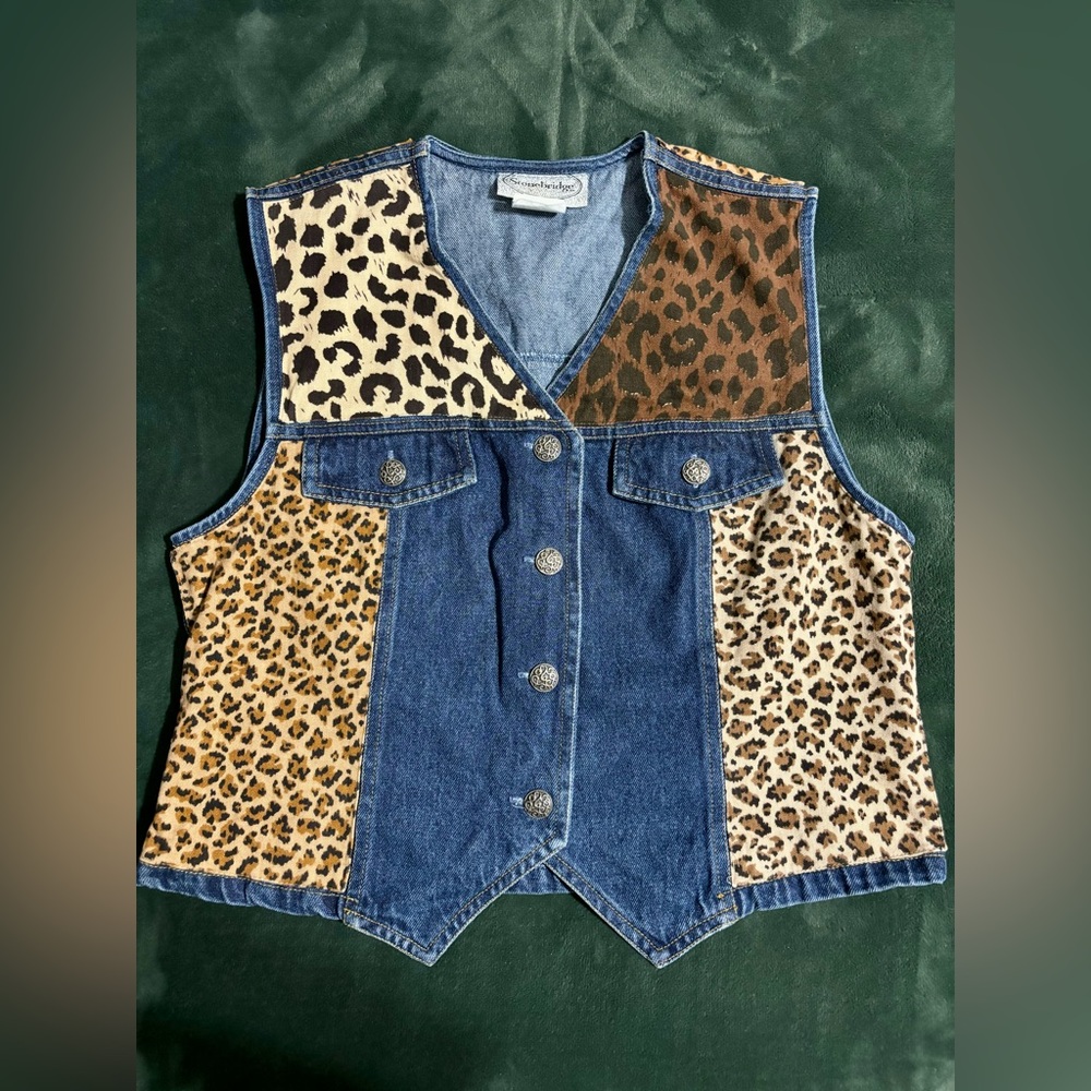 Stonebridge / size L vest / denim w/animal print patches